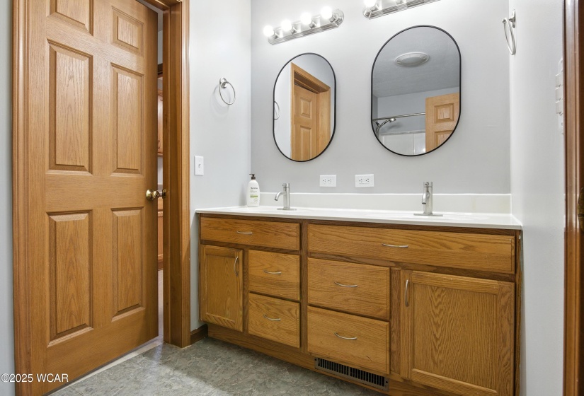 18916 Williams Street, Venedocia, Ohio, 3 Bedrooms Bedrooms, ,2 BathroomsBathrooms,Residential,For Sale,Williams,307676