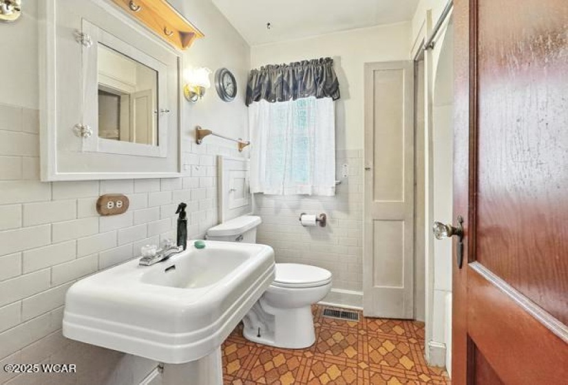 329 Gordon Avenue, Van Wert, Ohio, 3 Bedrooms Bedrooms, ,1 BathroomBathrooms,Residential,For Sale,Gordon,307679