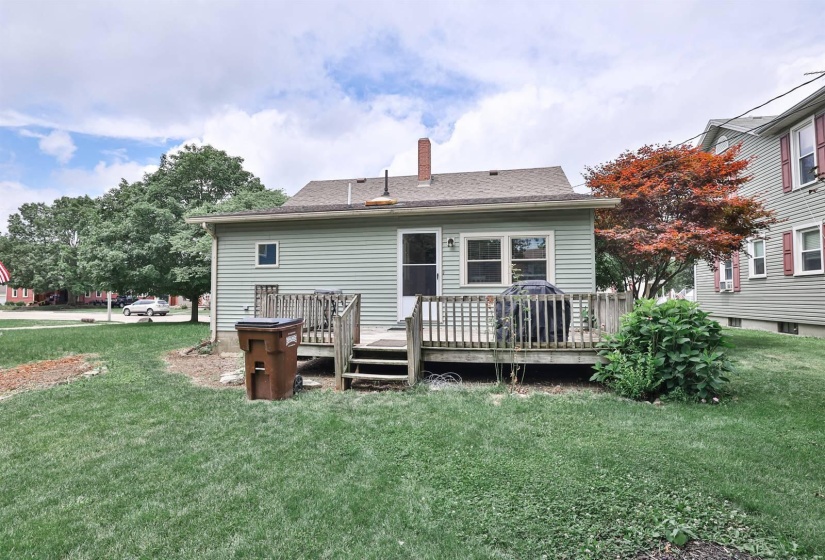 027-Exterior-Rear
