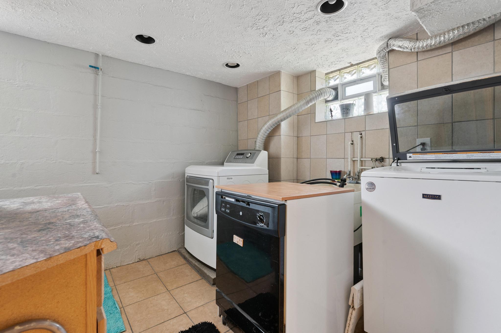 3832 Ebenezer Road, Cincinnati, Ohio 45248