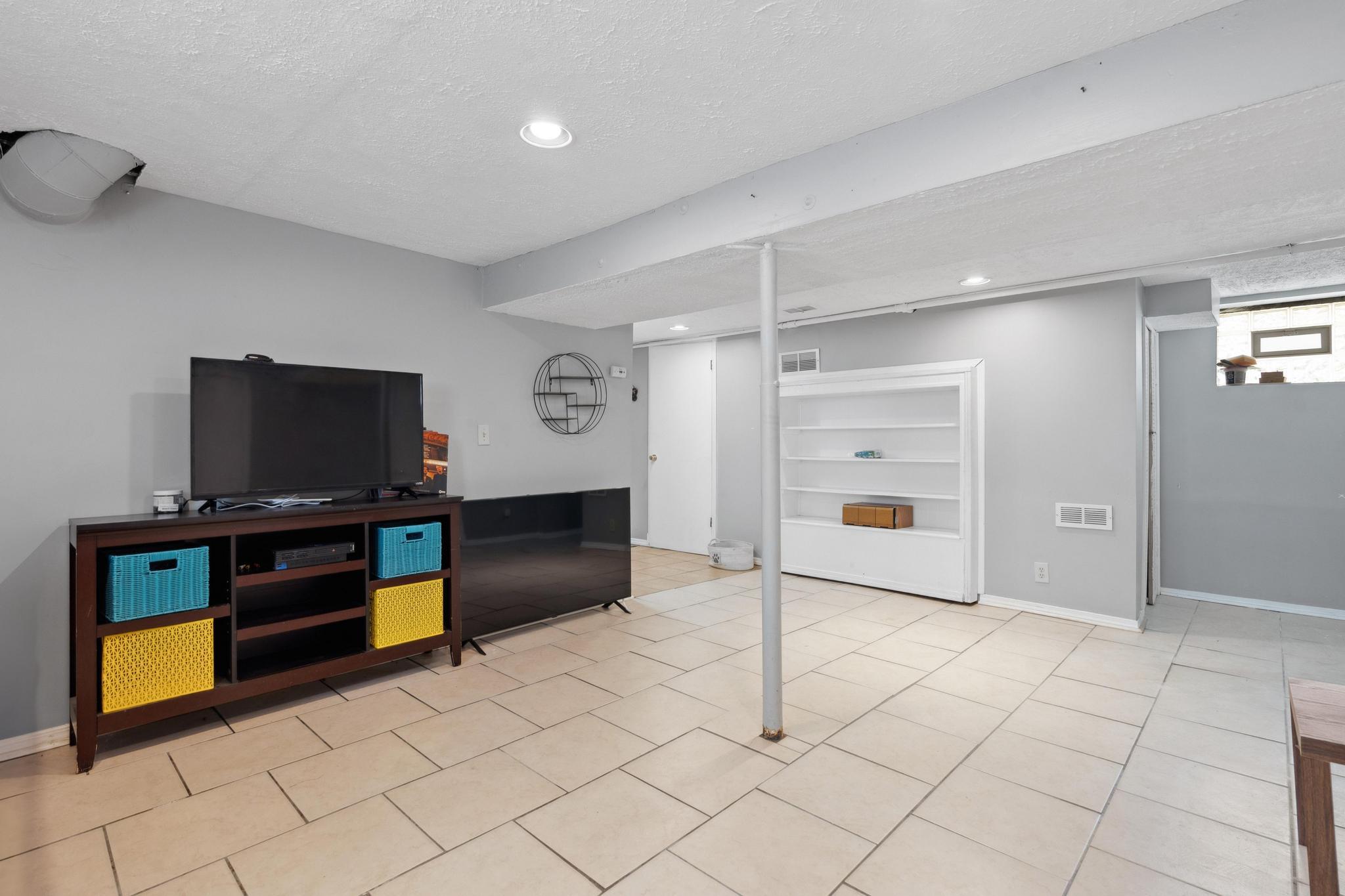 3832 Ebenezer Road, Cincinnati, Ohio 45248