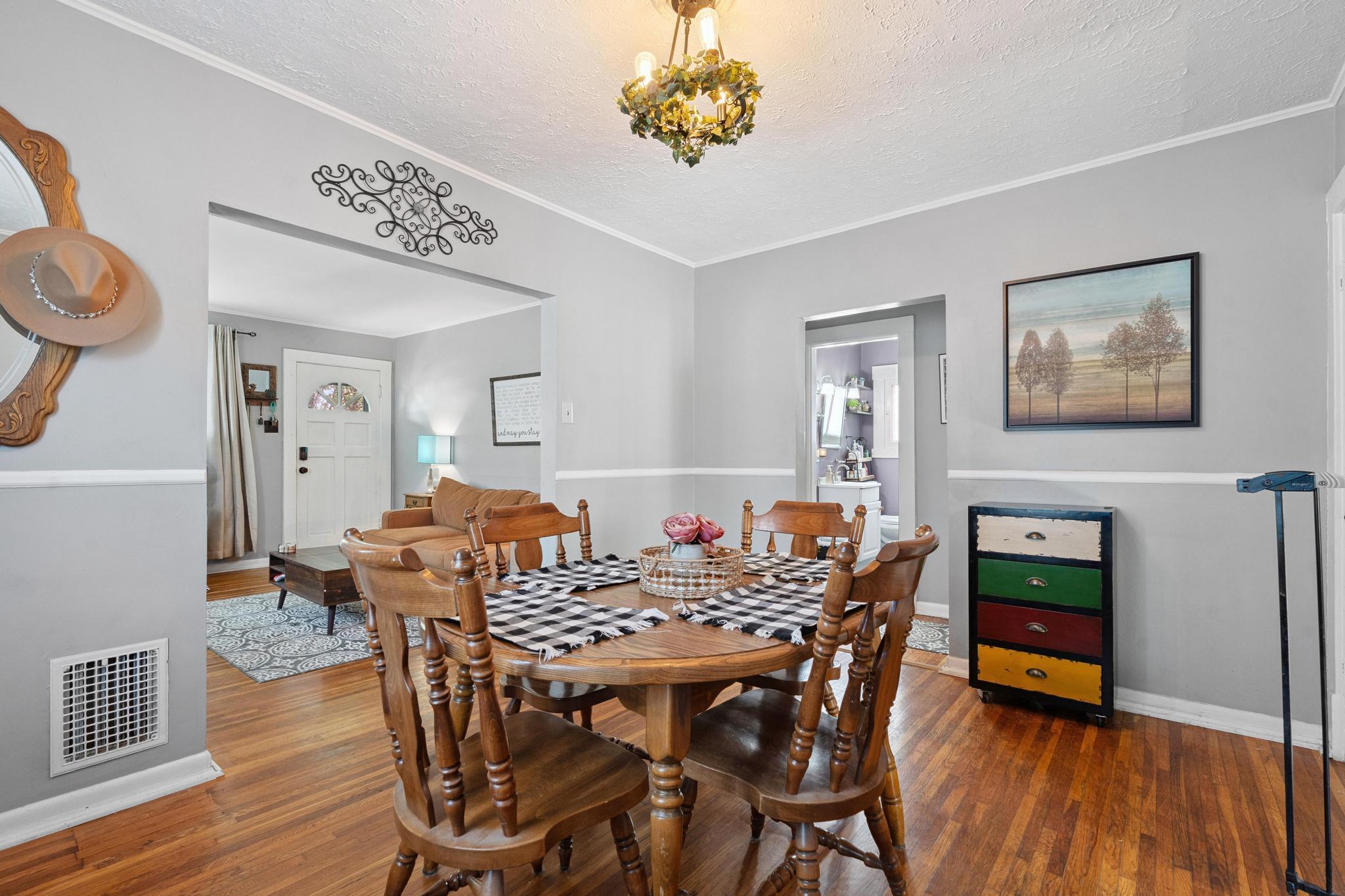 3832 Ebenezer Road, Cincinnati, Ohio 45248