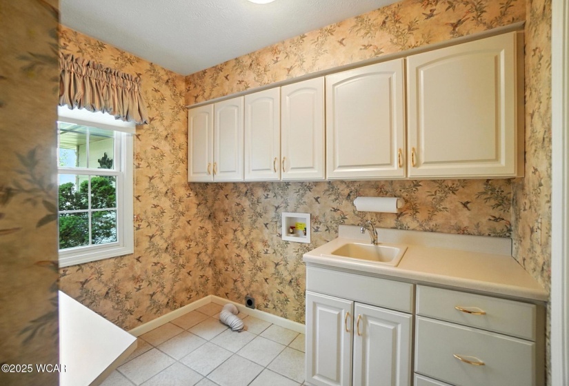 147 Dabill Place, Lima, Ohio, 3 Bedrooms Bedrooms, ,2 BathroomsBathrooms,Residential,For Sale,Dabill,307696