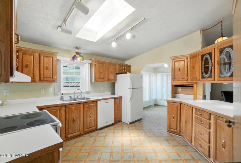 104 Burntwood Drive, Lima, Ohio, 3 Bedrooms Bedrooms, ,2 BathroomsBathrooms,Residential,For Sale,Burntwood,307697