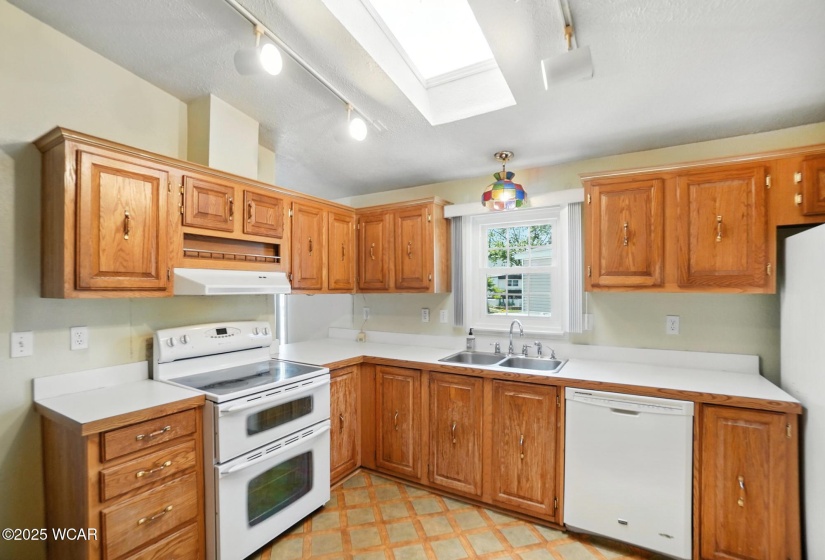 104 Burntwood Drive, Lima, Ohio, 3 Bedrooms Bedrooms, ,2 BathroomsBathrooms,Residential,For Sale,Burntwood,307697