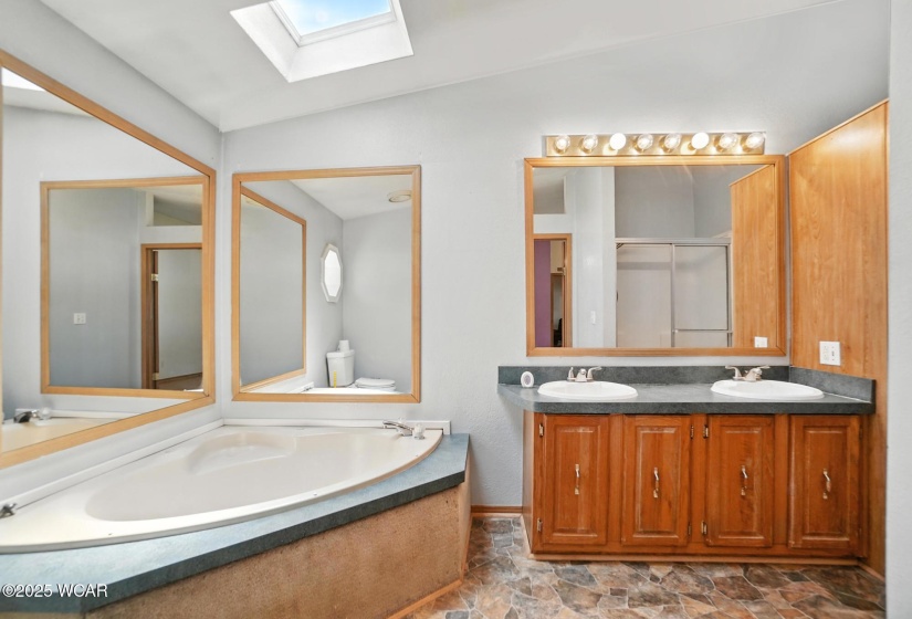 104 Burntwood Drive, Lima, Ohio, 3 Bedrooms Bedrooms, ,2 BathroomsBathrooms,Residential,For Sale,Burntwood,307697