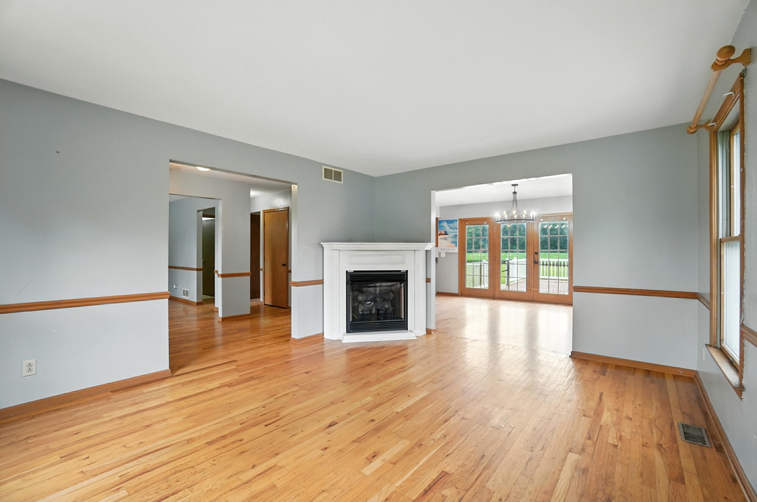 1035 possum Road, Springfield, Ohio 45502