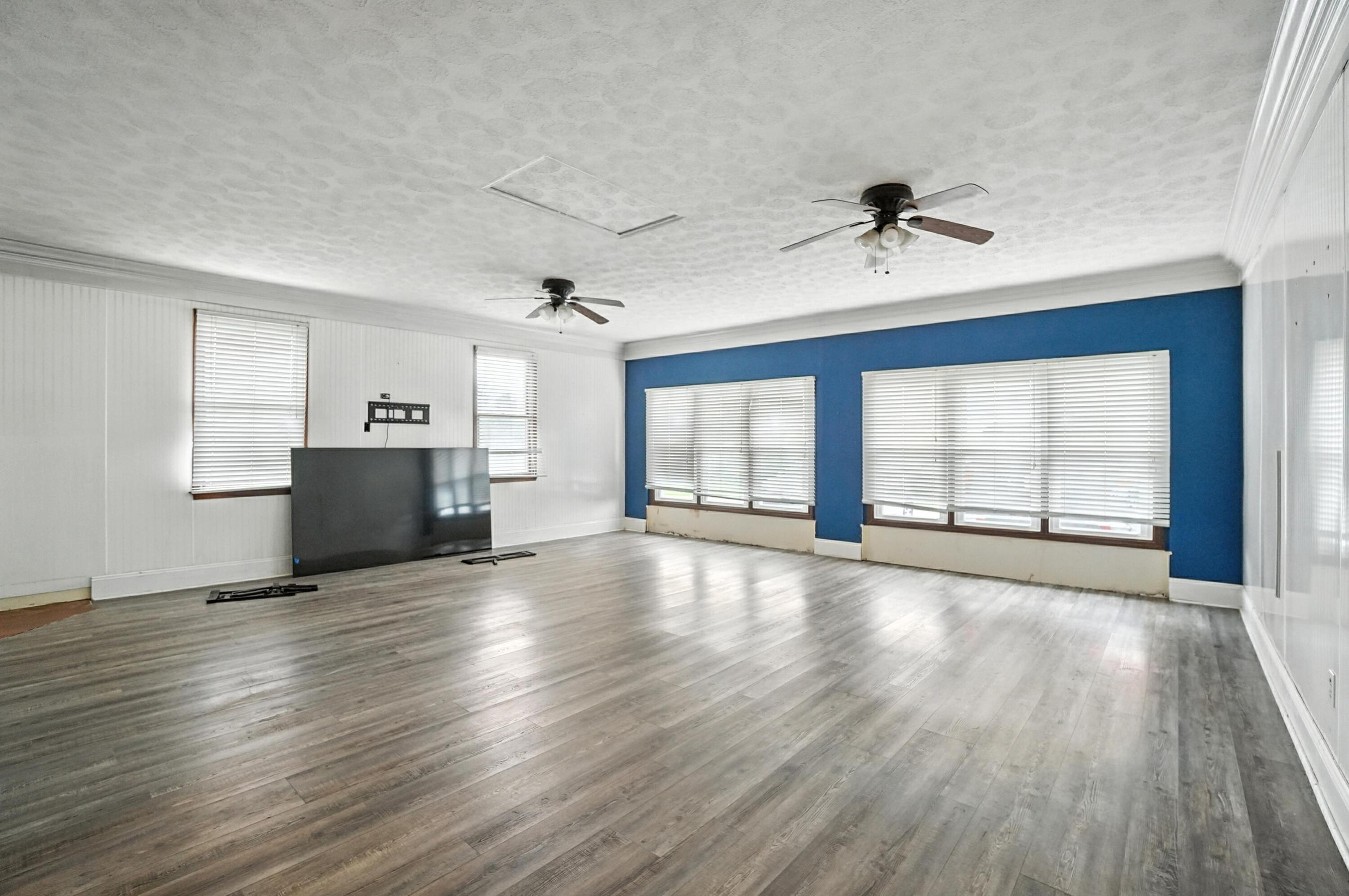 1035 possum Road, Springfield, Ohio 45502