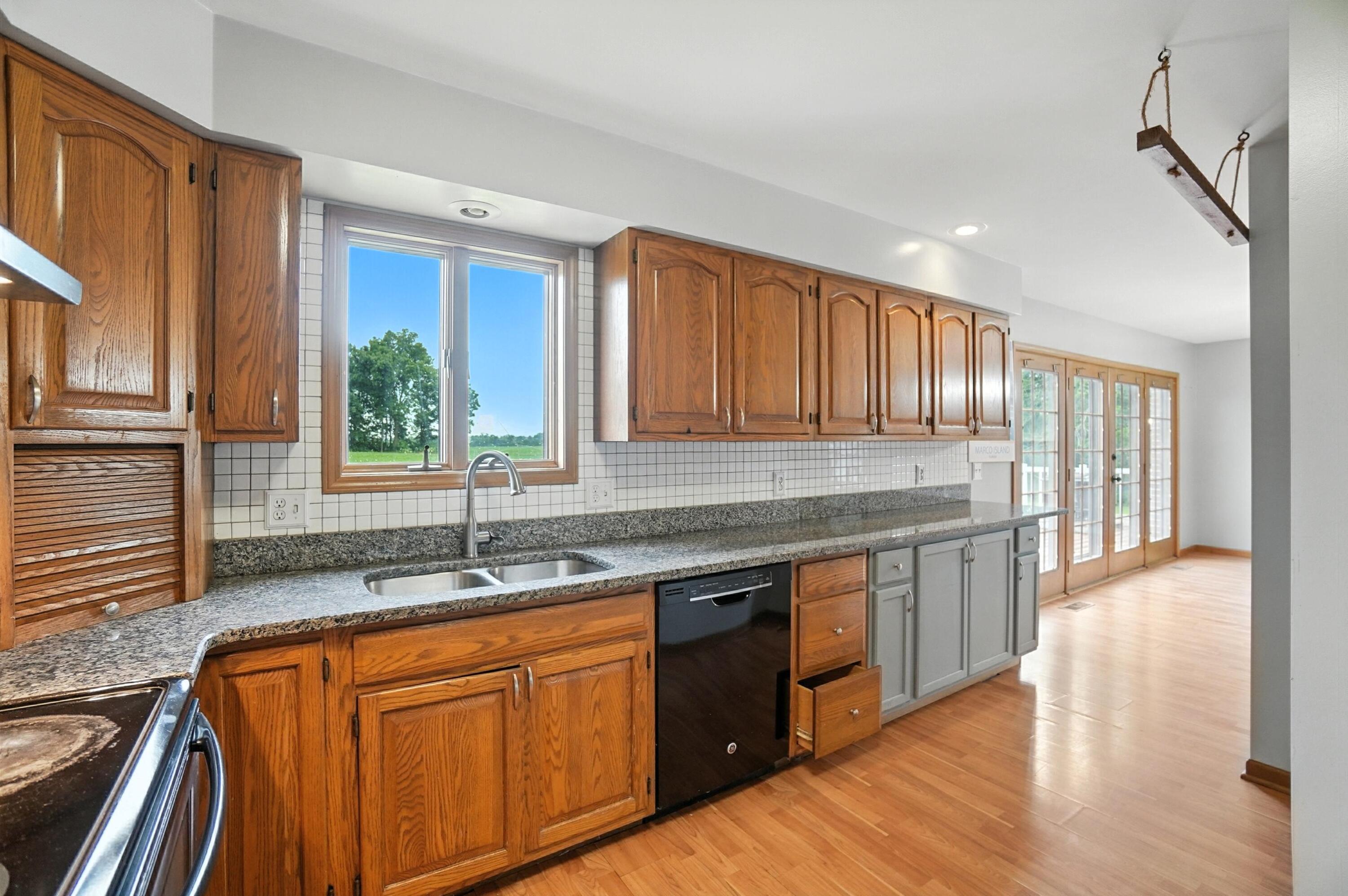1035 possum Road, Springfield, Ohio 45502