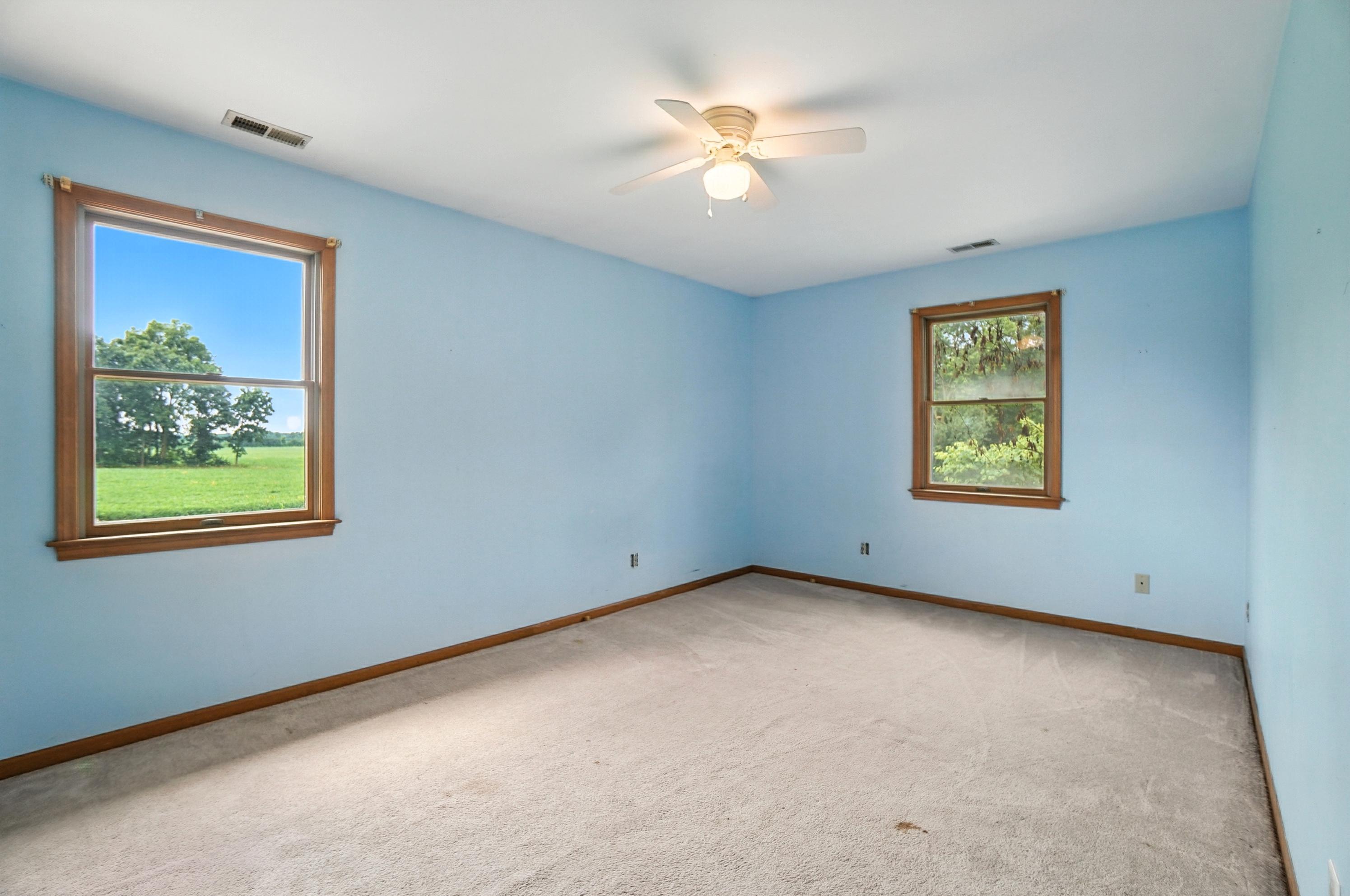 1035 possum Road, Springfield, Ohio 45502