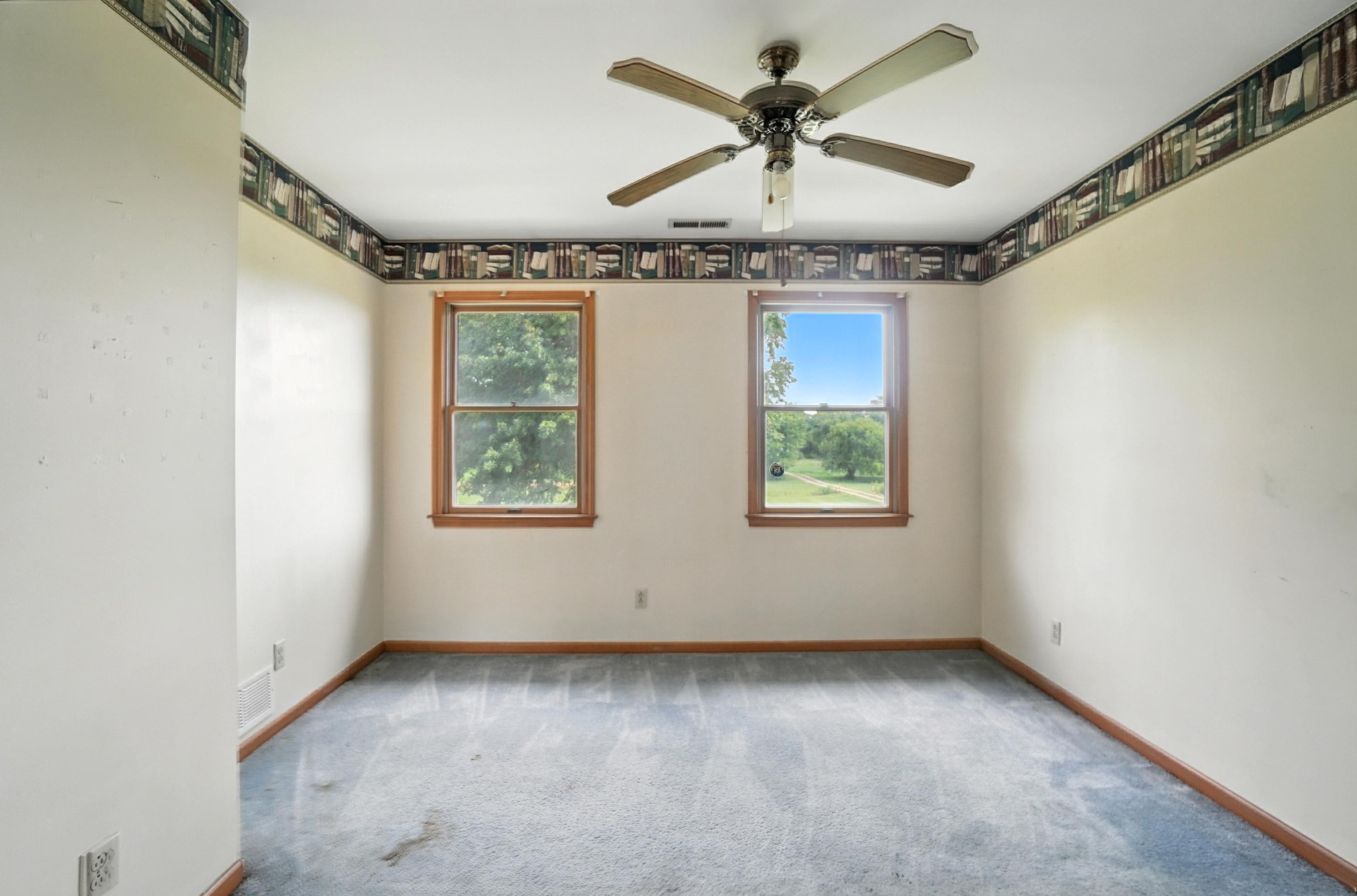 1035 possum Road, Springfield, Ohio 45502