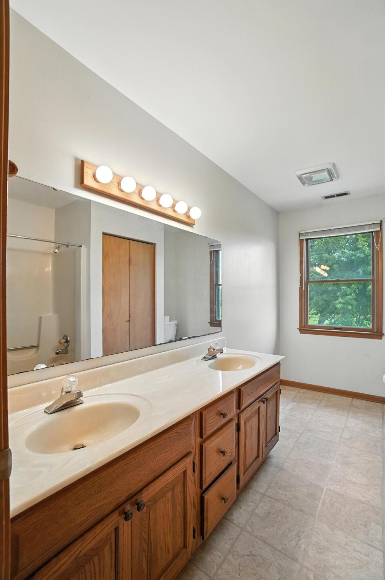 1035 possum Road, Springfield, Ohio 45502