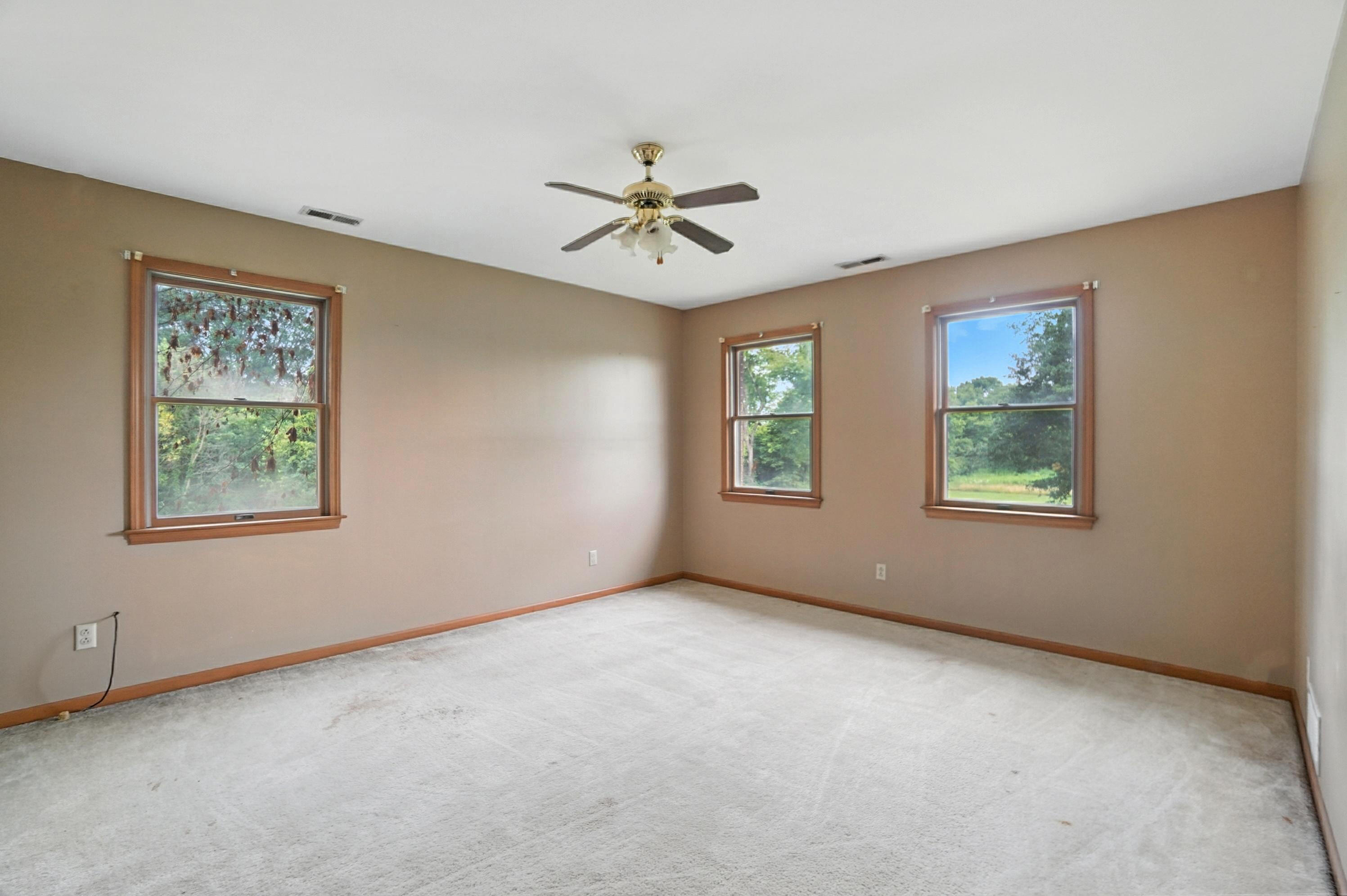 1035 possum Road, Springfield, Ohio 45502
