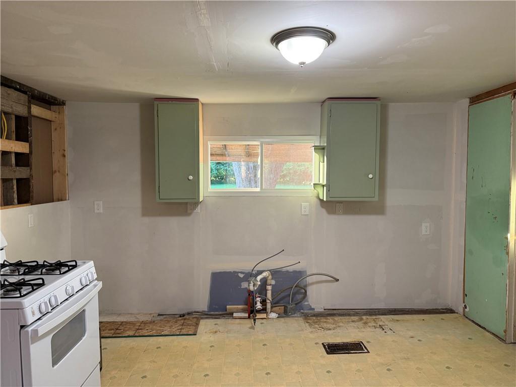4904 Alpha Road, Springfield, Ohio 45504