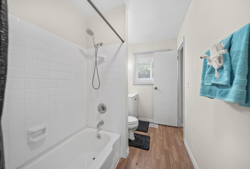 33-web-or-mls-A7408201