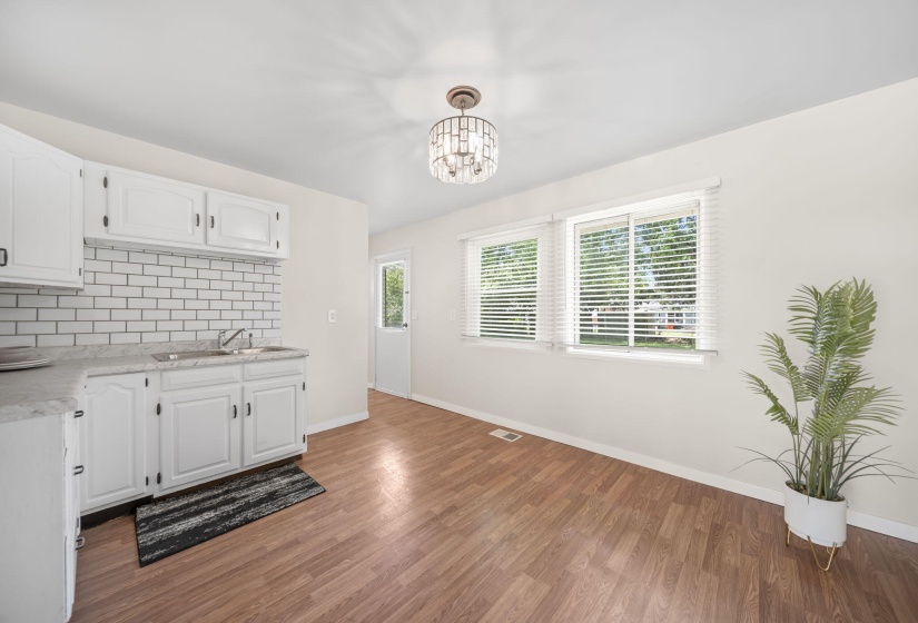 13-web-or-mls-A7408174