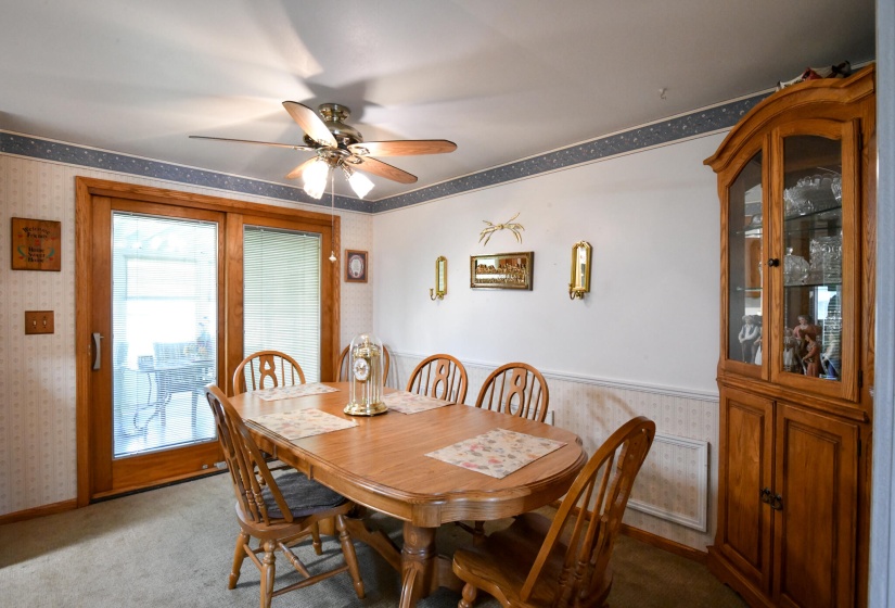6851 Locustview-13