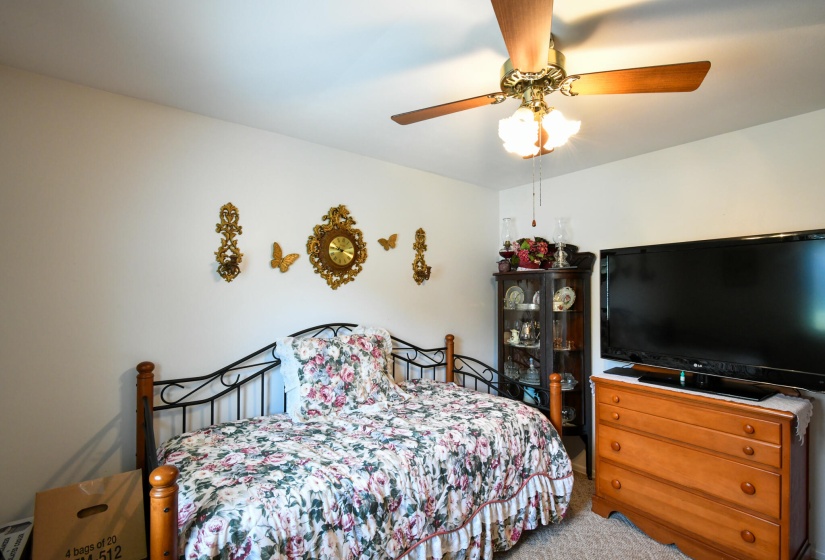 6851 Locustview-28