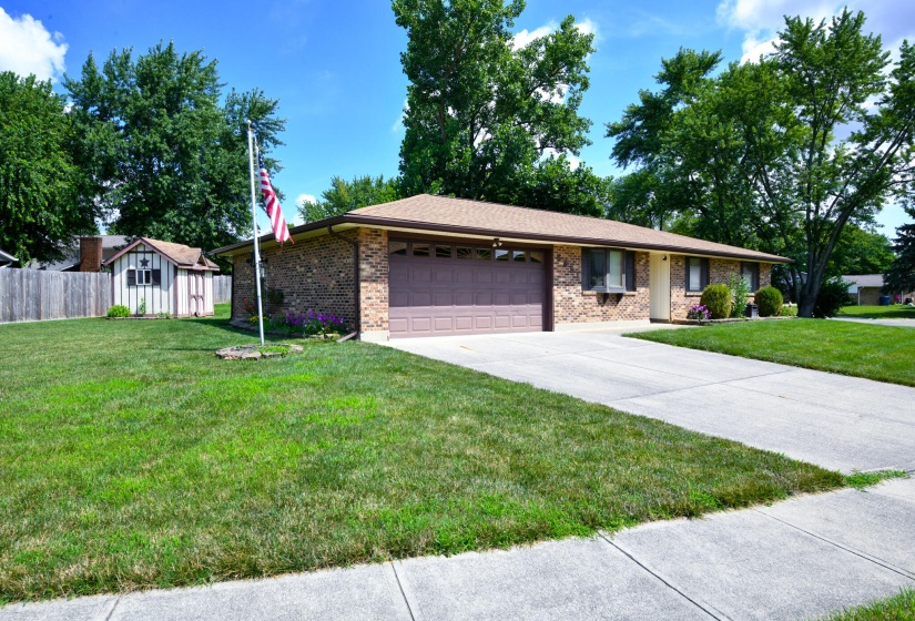 6851 Locustview-2