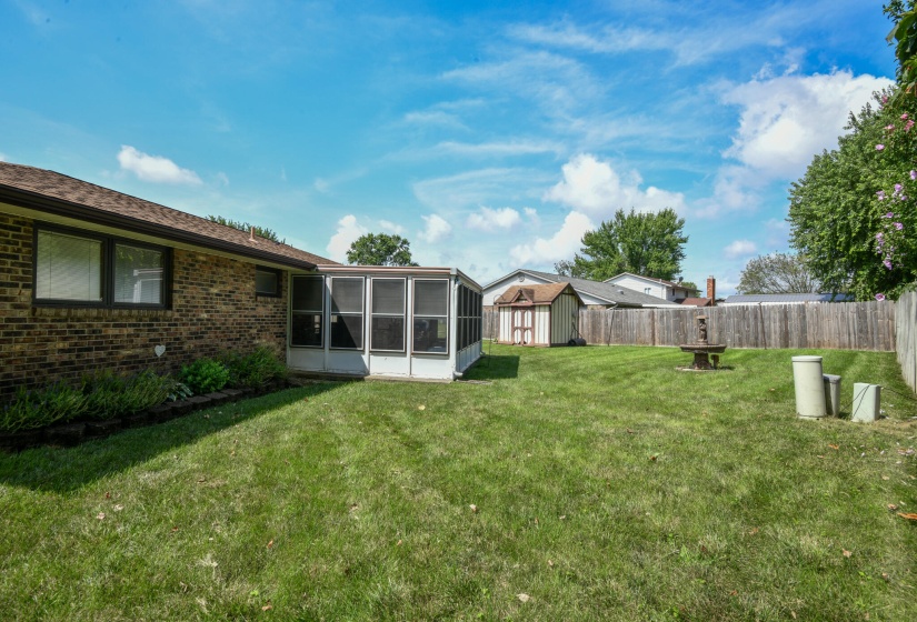 6851 Locustview-34