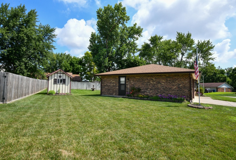 6851 Locustview-36