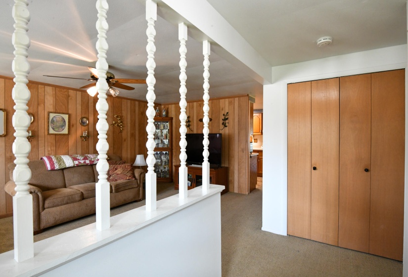 6851 Locustview-8