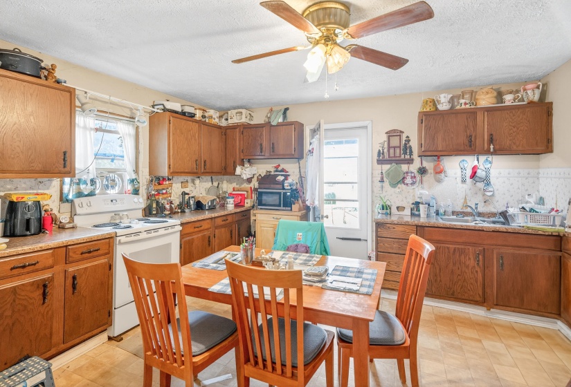 121 E Spring, Bellefontaine-11