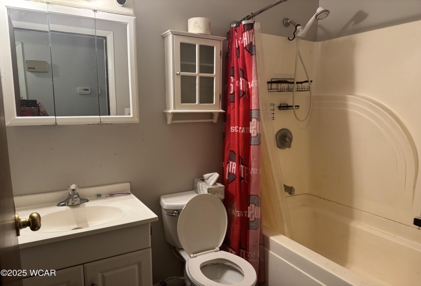 806 Canterbury Drive, Wapakoneta, Ohio, 3 Bedrooms Bedrooms, ,1 BathroomBathrooms,Residential,For Sale,Canterbury,307721