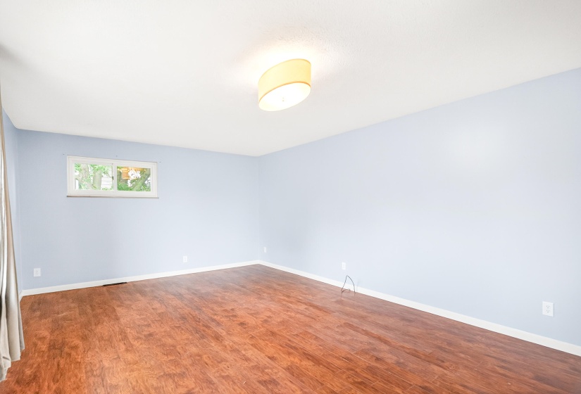 107 Walnut, Anna-13