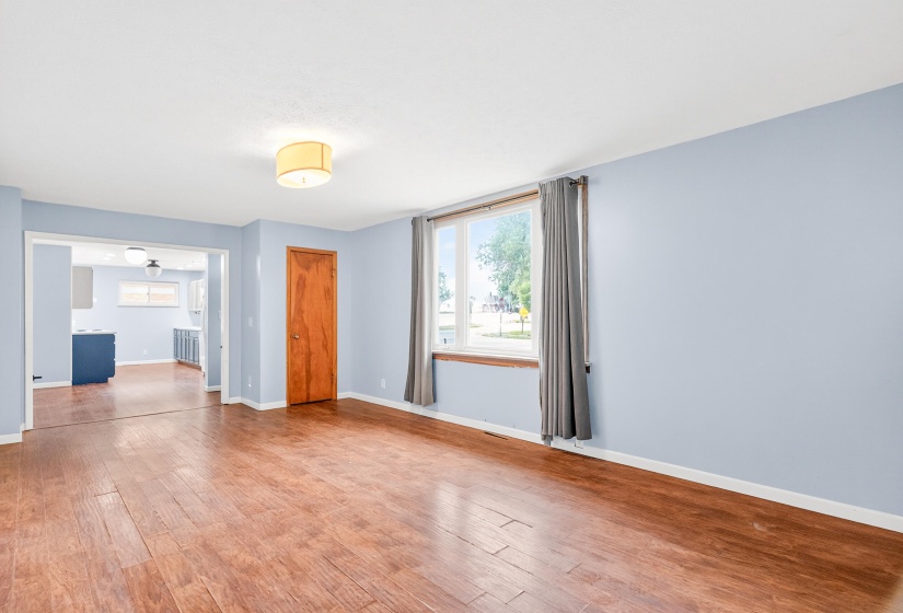 107 Walnut, Anna-14
