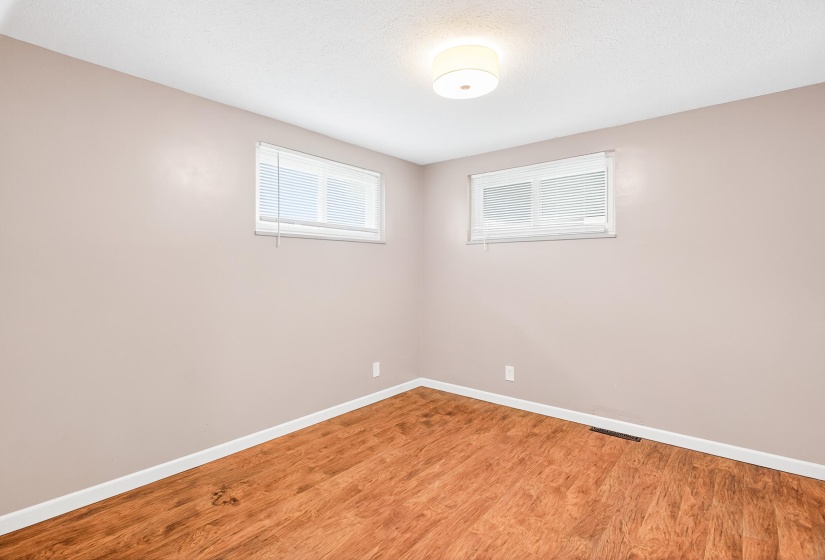 107 Walnut, Anna-16