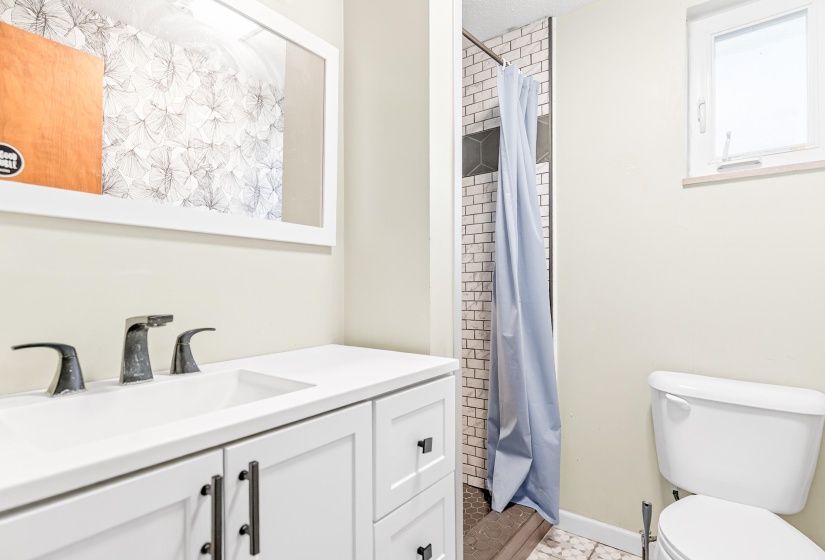 107 Walnut, Anna-18