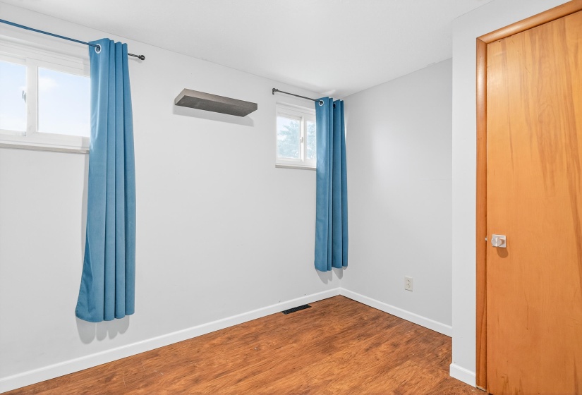 107 Walnut, Anna-21