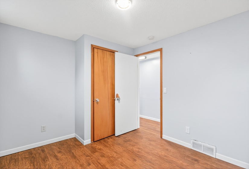 107 Walnut, Anna-22