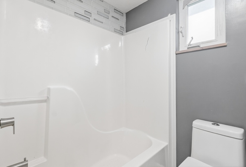 107 Walnut, Anna-24