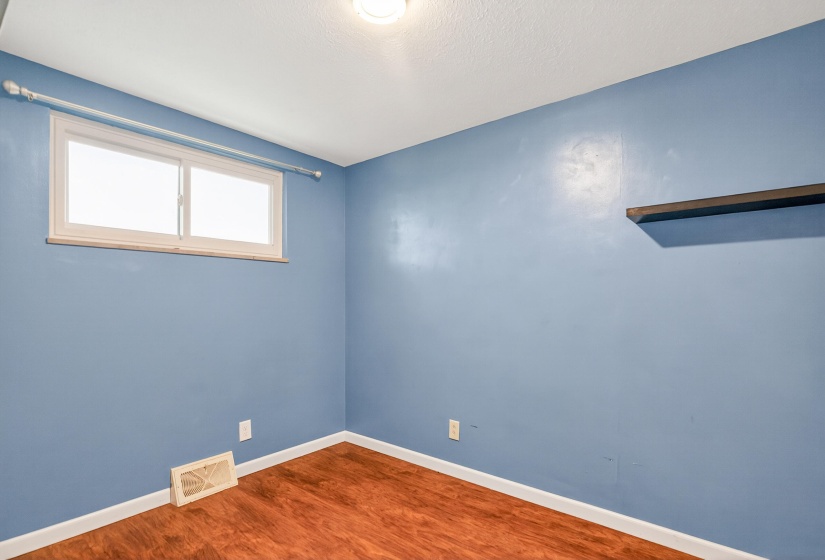 107 Walnut, Anna-25