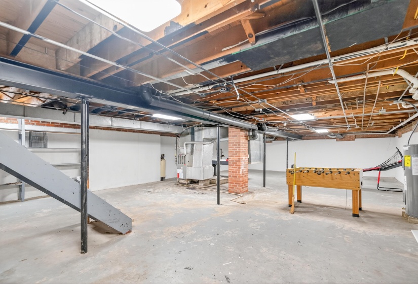 107 Walnut, Anna-29