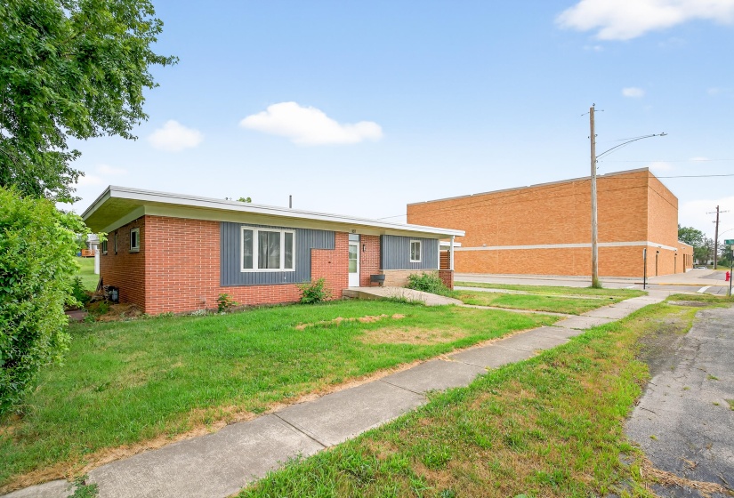 107 Walnut, Anna-4