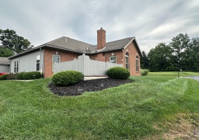 308 Pine Ridge Court, Bellefontaine, Ohio 43311, 2 Bedrooms Bedrooms, ,2 BathroomsBathrooms,Residential,For Sale,Pine Ridge,1040188