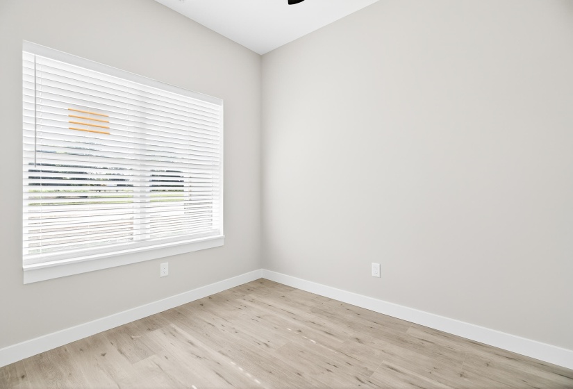 1756 1762 Creekside, Sidney-25