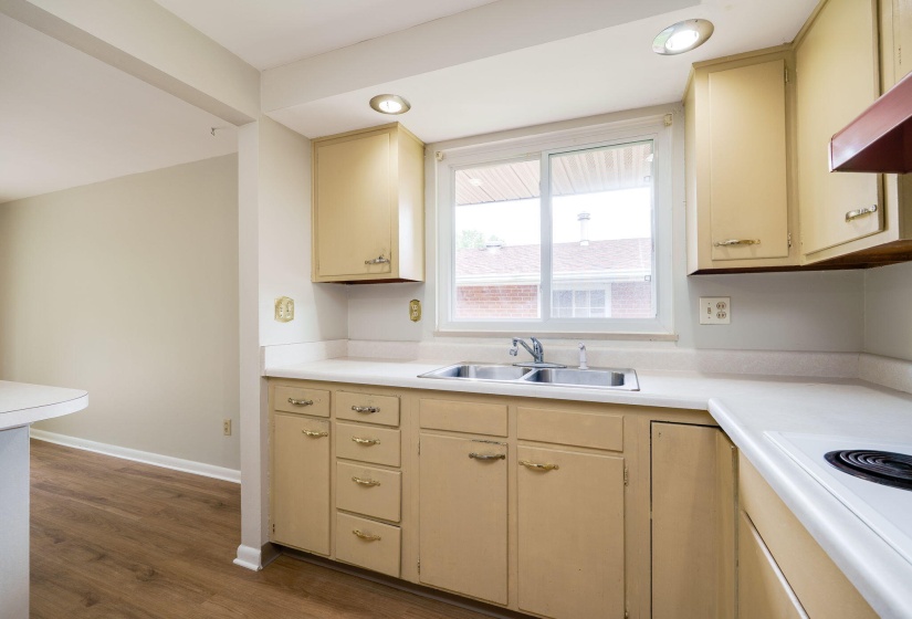 18-web-or-mls-1429-mapleridge-dr