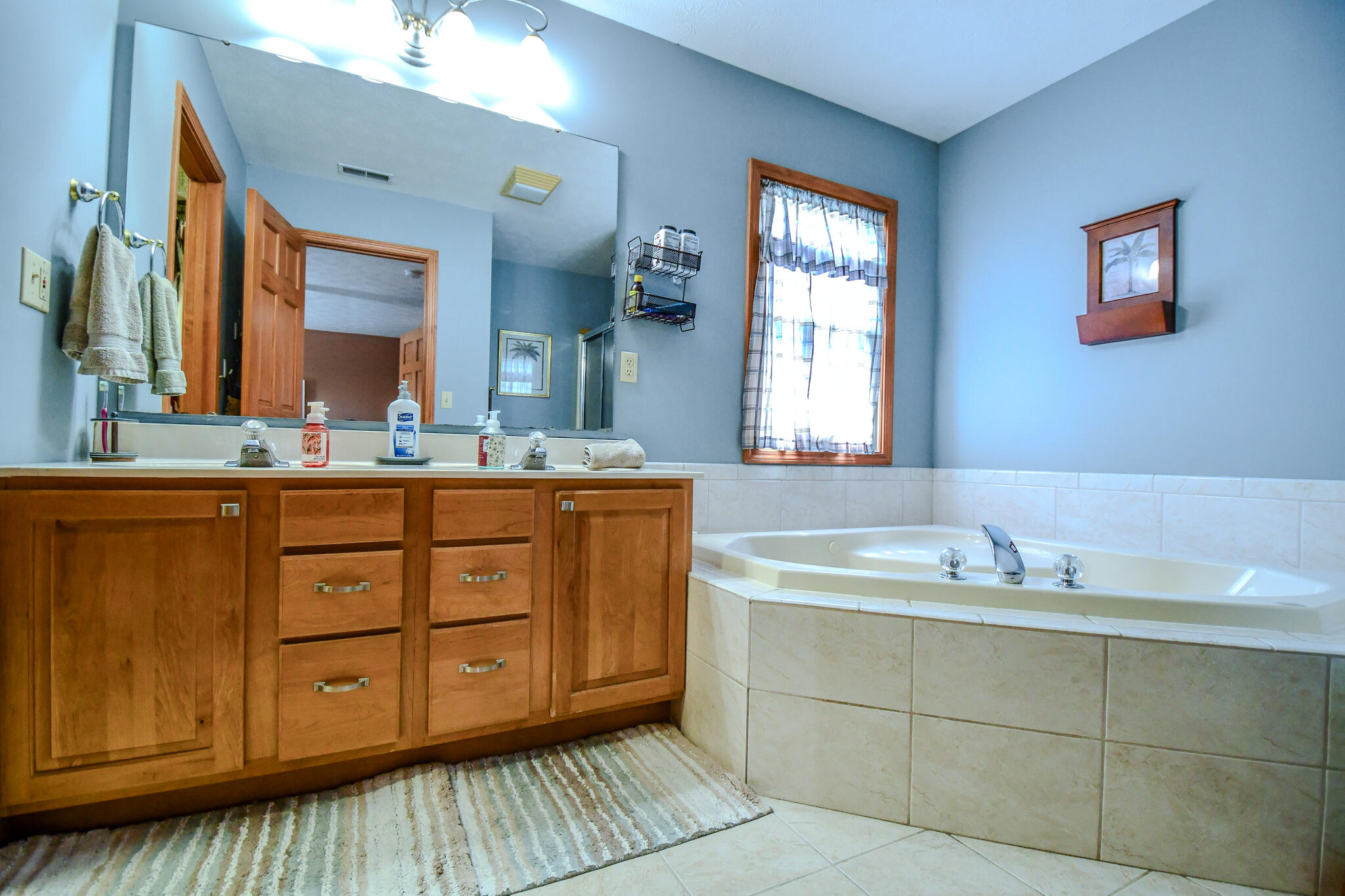 1704 Echo Lake Drive, Piqua, Ohio 45356