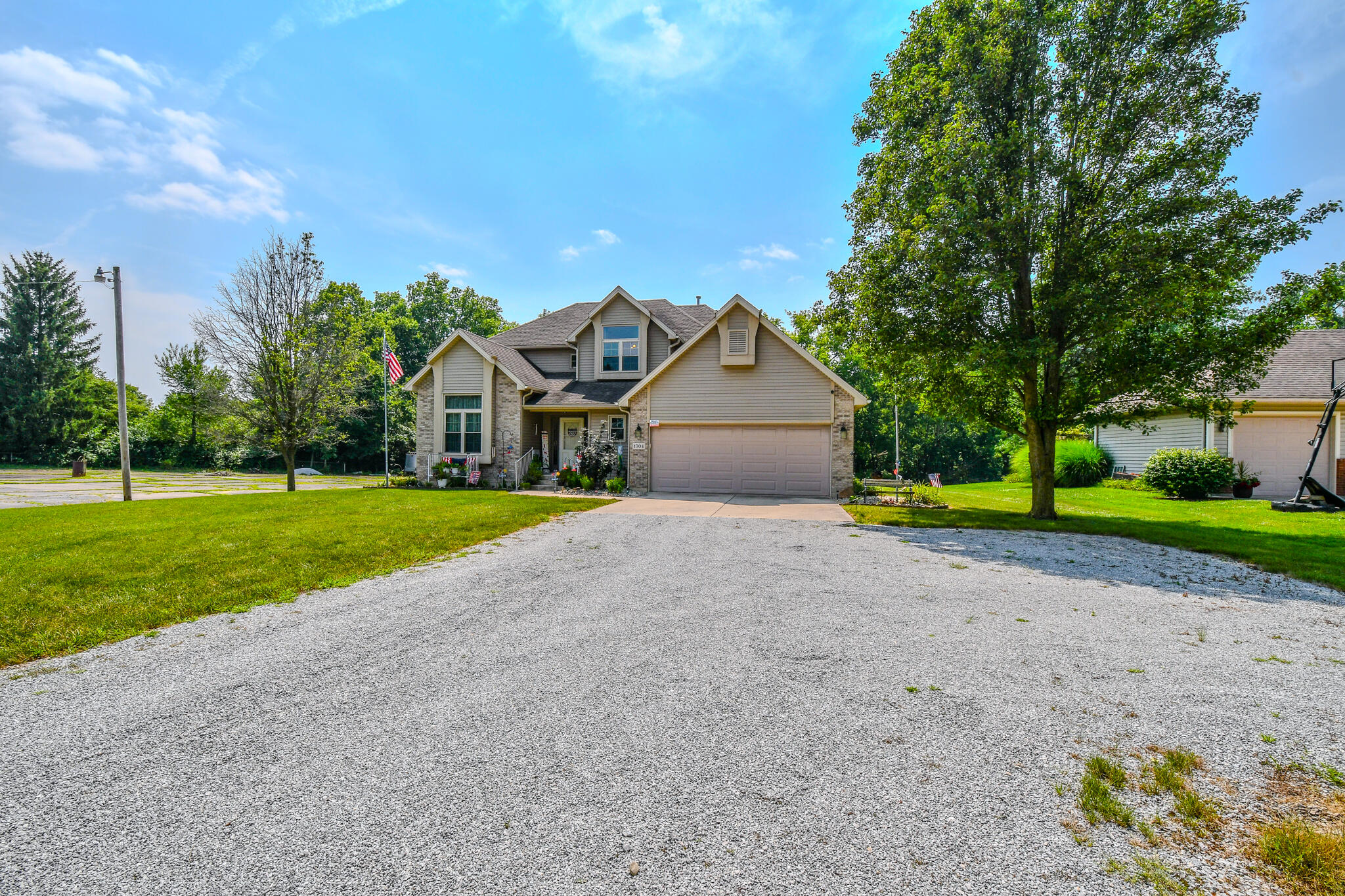 1704 Echo Lake Drive, Piqua, Ohio 45356