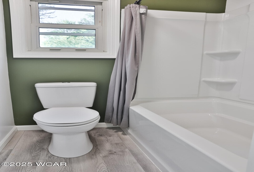 5600 Hanthorn Road, Lima, Ohio, 3 Bedrooms Bedrooms, ,2 BathroomsBathrooms,Residential,For Sale,Hanthorn,307770
