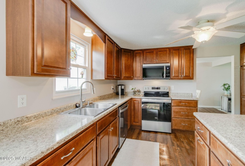 1424 Loch Loman Way, Lima, Ohio, 4 Bedrooms Bedrooms, ,2 BathroomsBathrooms,Residential,For Sale,Loch Loman,307771