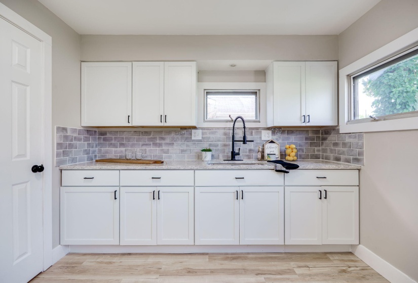 16-web-or-mls-803-laurel-st