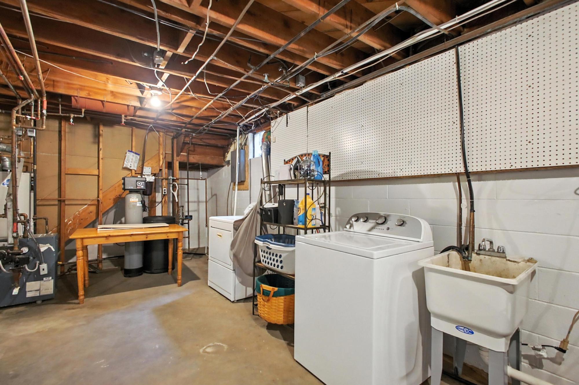 2942 Chalmar Drive, Dayton, Ohio 45431