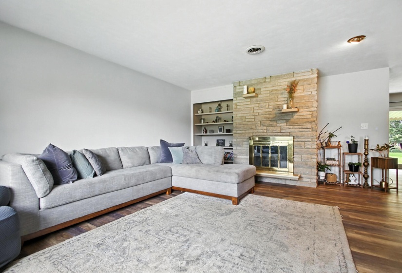 2942 Chalmar Drive