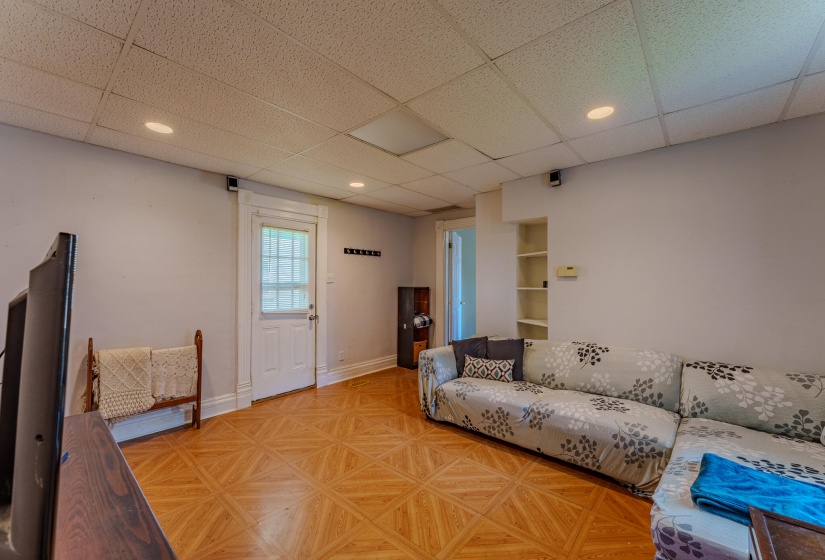 814 S. Clay St, Troy-4