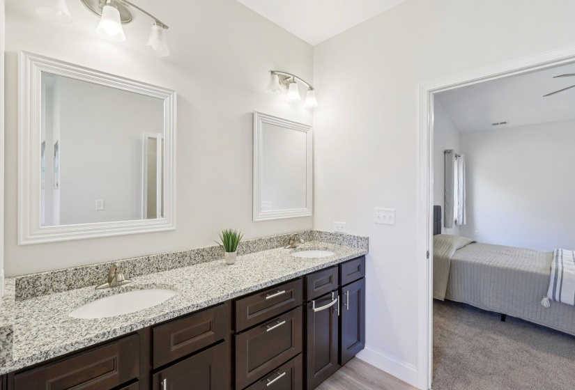 39-web-or-mls-Ashford Cir-S2307-039